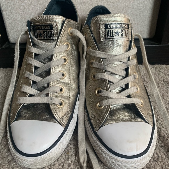 Converse women’s leather gold chuck taylor comfort tennis shoes size 9 CLEAN! - Picture 1 of 9